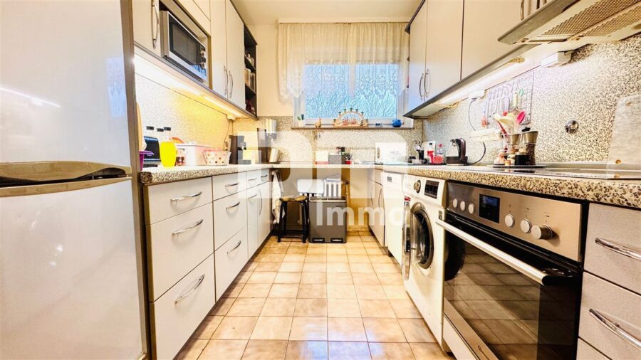 Gepflegte Dreizimmerwohnung mit Balkon in infrastrukturell günstiger Lage mit Traumblick - Küche